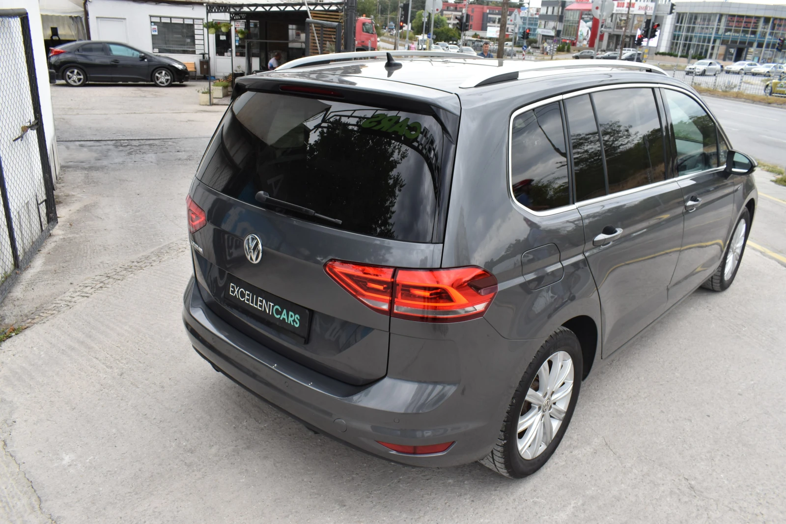 VW Touran 2.0TDI* HIGHLINE*  - изображение 4