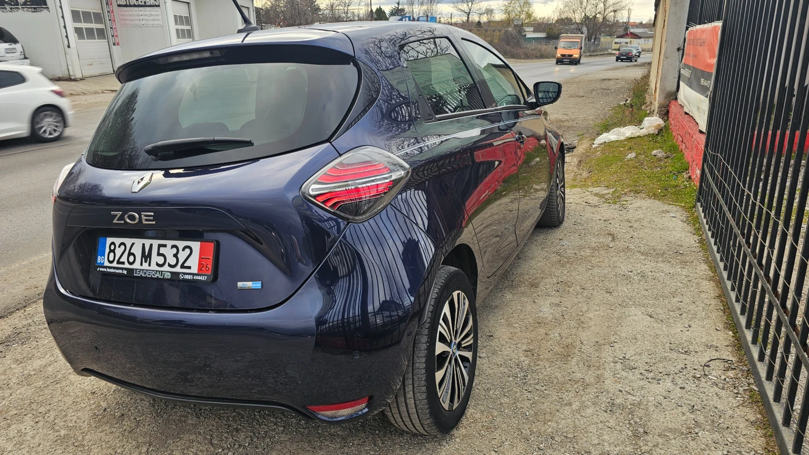 Renault Zoe  RIVIERA 52 kWh   CCS   BOSE    SOH 99.76%, снимка 4 - Автомобили и джипове - 53402052