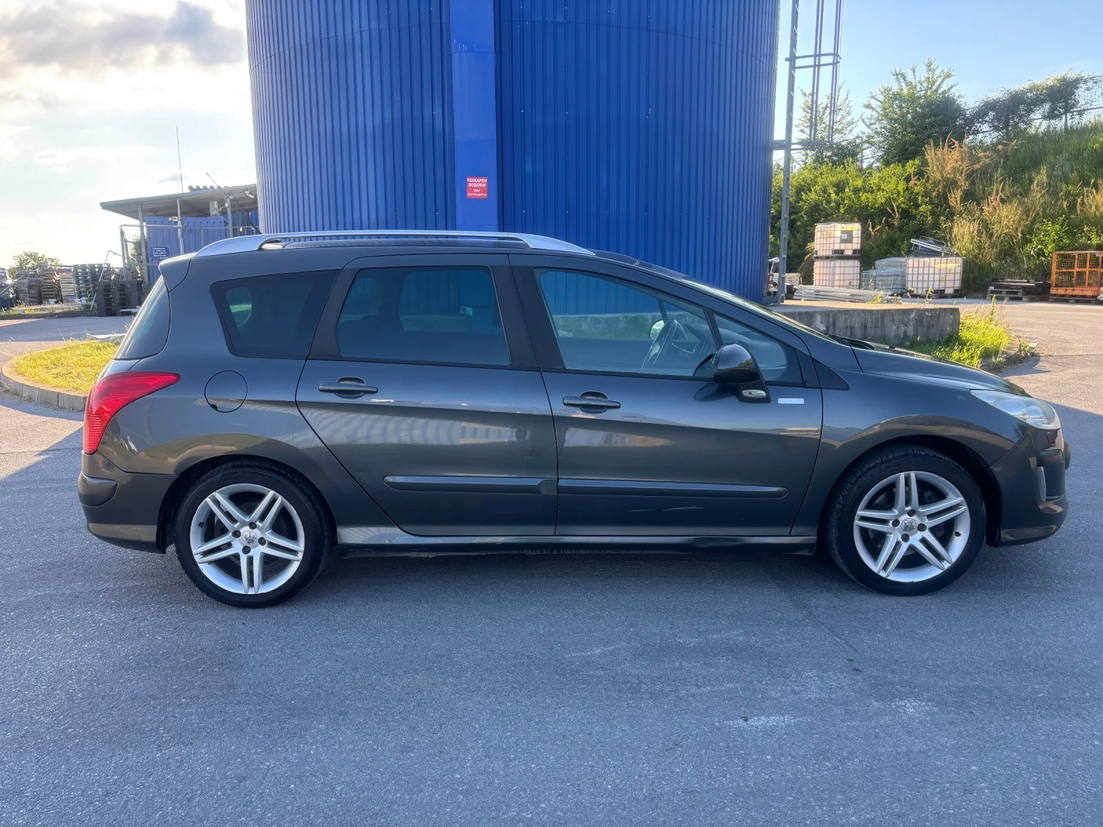 Peugeot 308 SW 1.6 БЕНЗИН ВС ПЛАТЕНО ВЪЗМОЖЕН БАРТЕР, снимка 7 - Автомобили и джипове - 54600380
