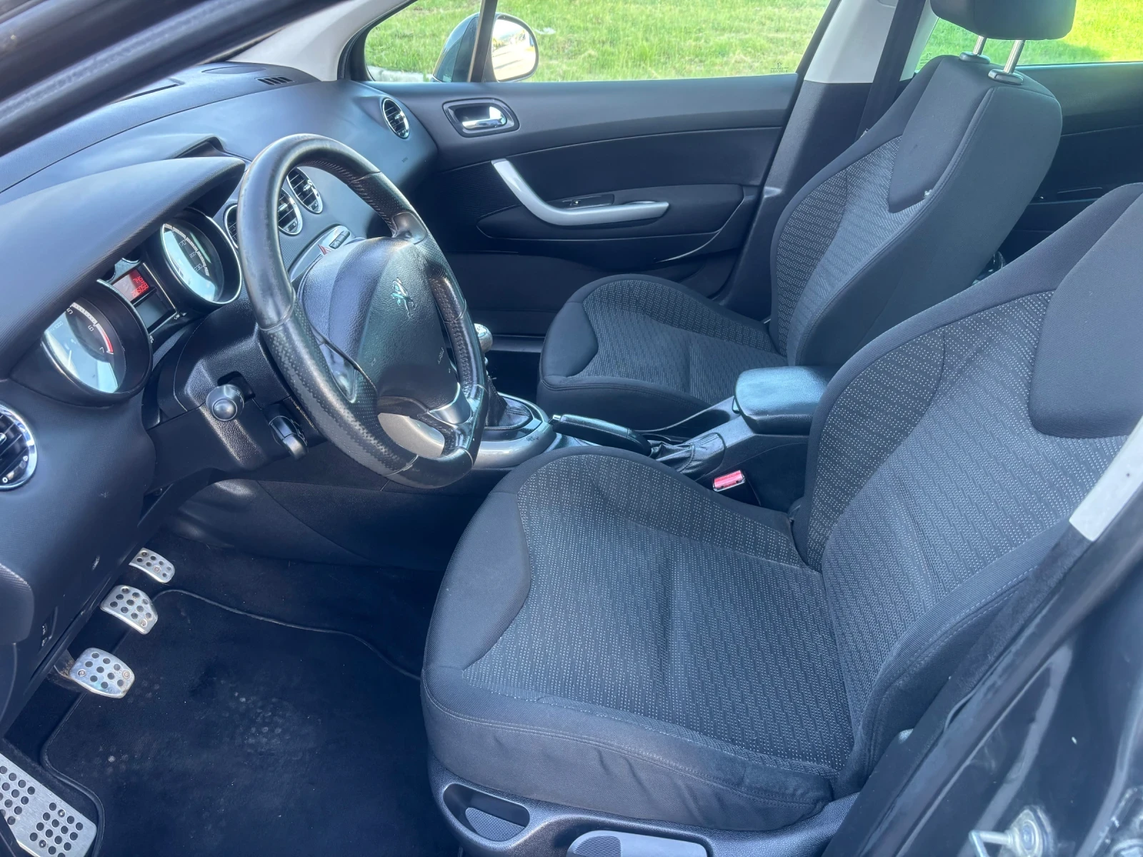 Peugeot 308 SW 1.6 БЕНЗИН ВС ПЛАТЕНО ВЪЗМОЖЕН БАРТЕР, снимка 8 - Автомобили и джипове - 54600380