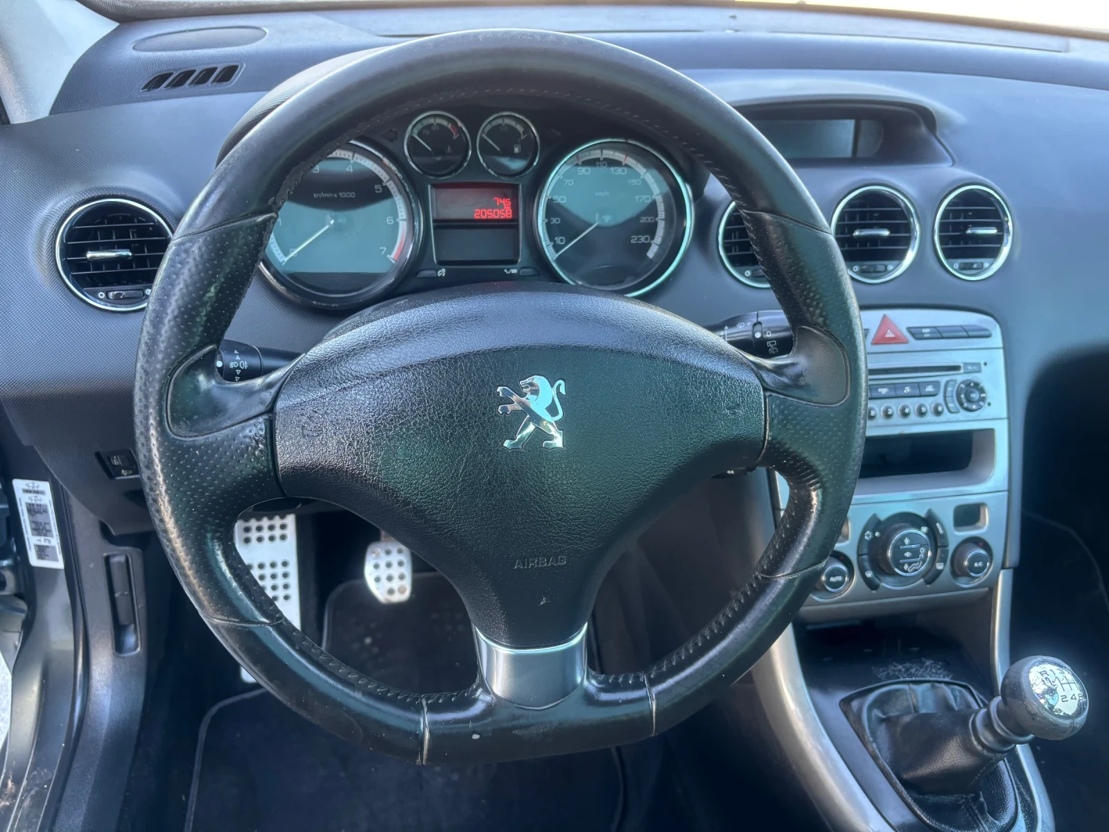 Peugeot 308 SW 1.6 БЕНЗИН ВС ПЛАТЕНО ВЪЗМОЖЕН БАРТЕР, снимка 11 - Автомобили и джипове - 54600380