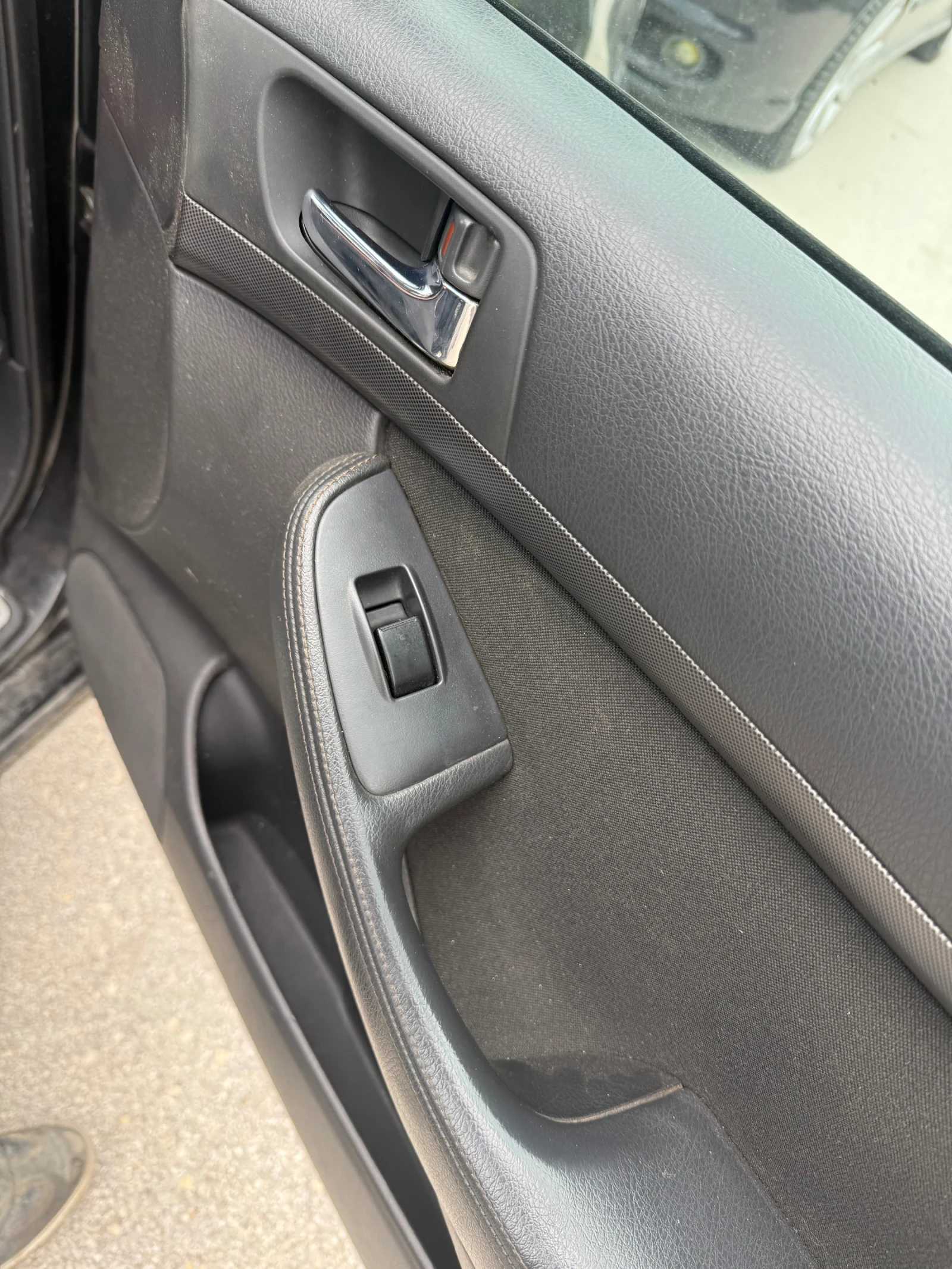 Toyota Avensis, снимка 10 - Автомобили и джипове - 54651404