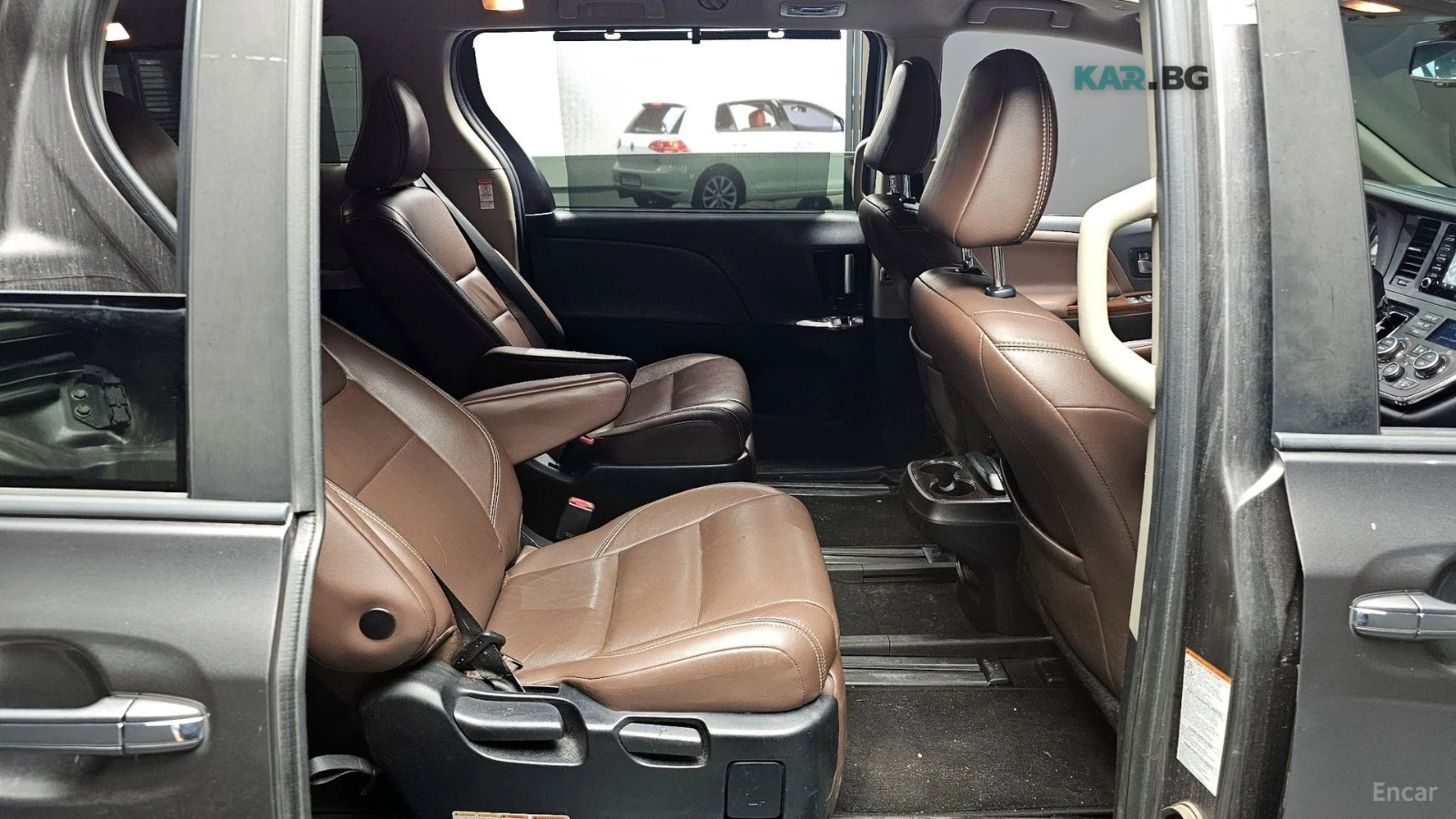 Toyota Sienna 3.5 AWD/KEYLESS/LANE ASSIST/NAVI/KAMEPA, снимка 17 - Автомобили и джипове - 54902626