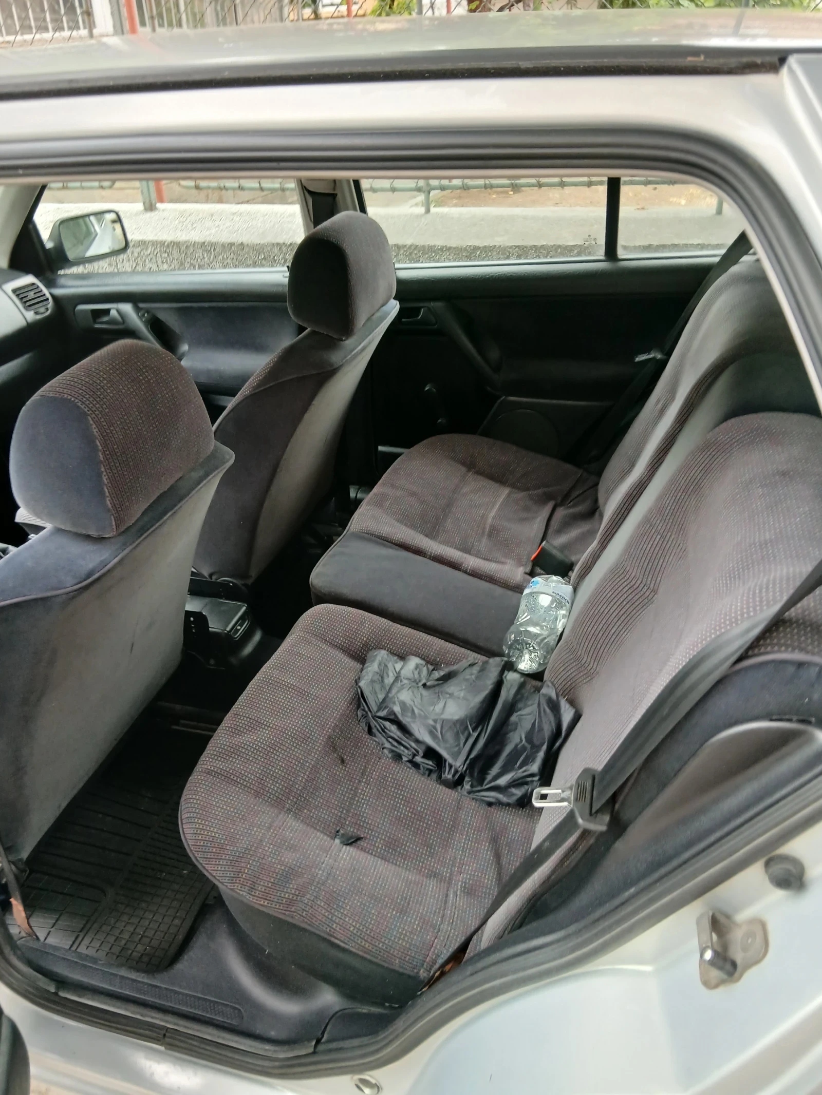 VW Golf 1.6 AEK, снимка 6 - Автомобили и джипове - 54907853