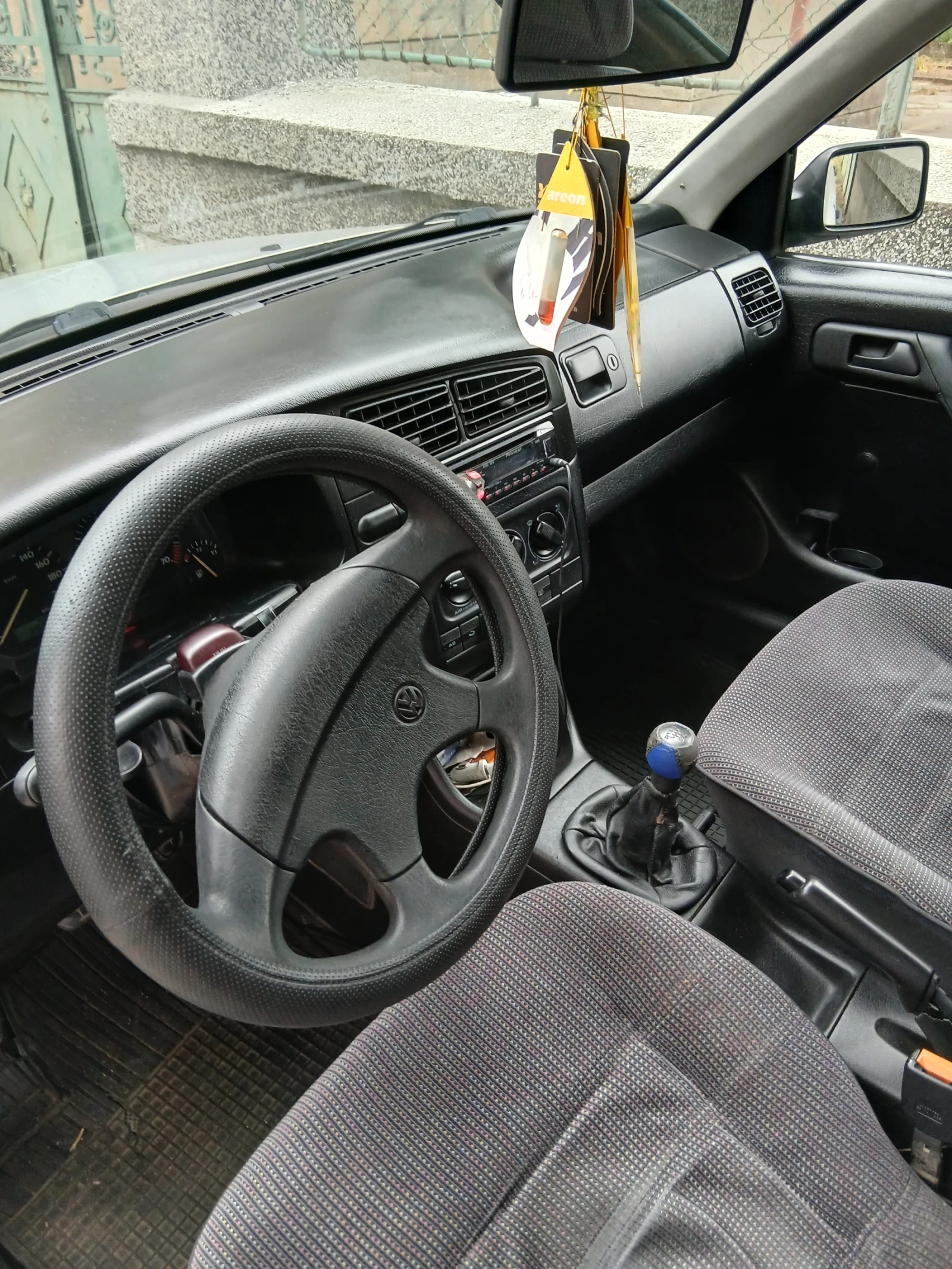 VW Golf 1.6 AEK, снимка 5 - Автомобили и джипове - 54907853