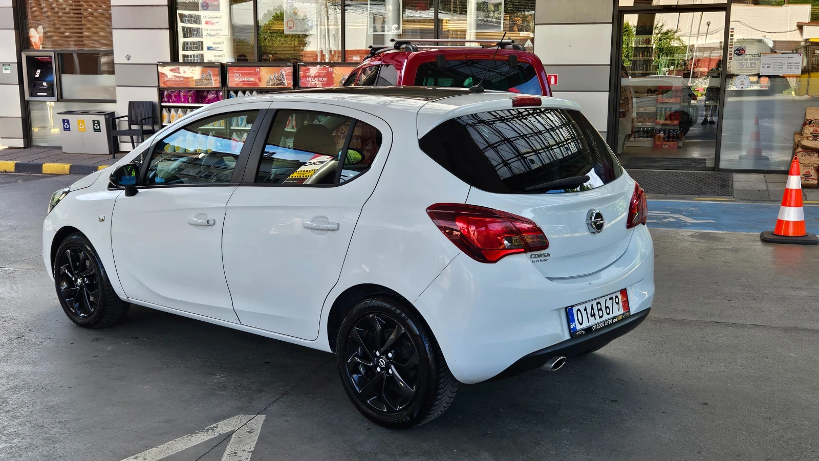 Opel Corsa 1.4 GAZ/FACELIFT/KLIMA, снимка 3 - Автомобили и джипове - 54959710