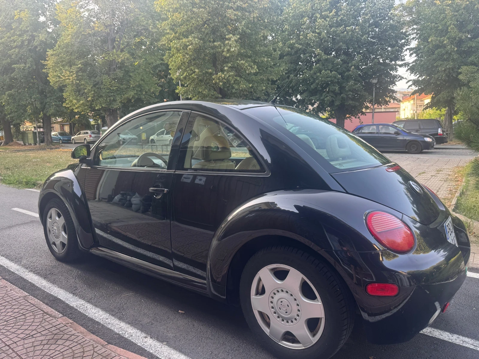 VW New beetle, снимка 16 - Автомобили и джипове - 55091759