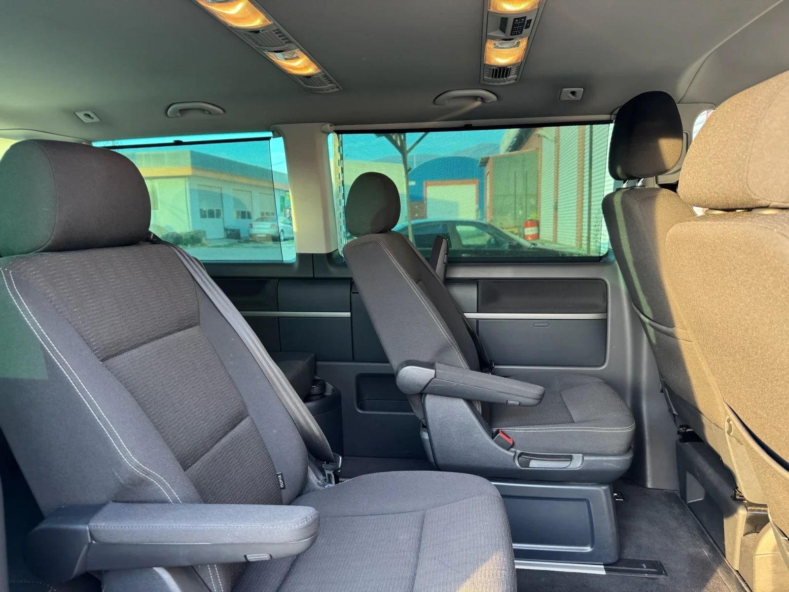 VW Multivan, снимка 9 - Автомобили и джипове - 55573773
