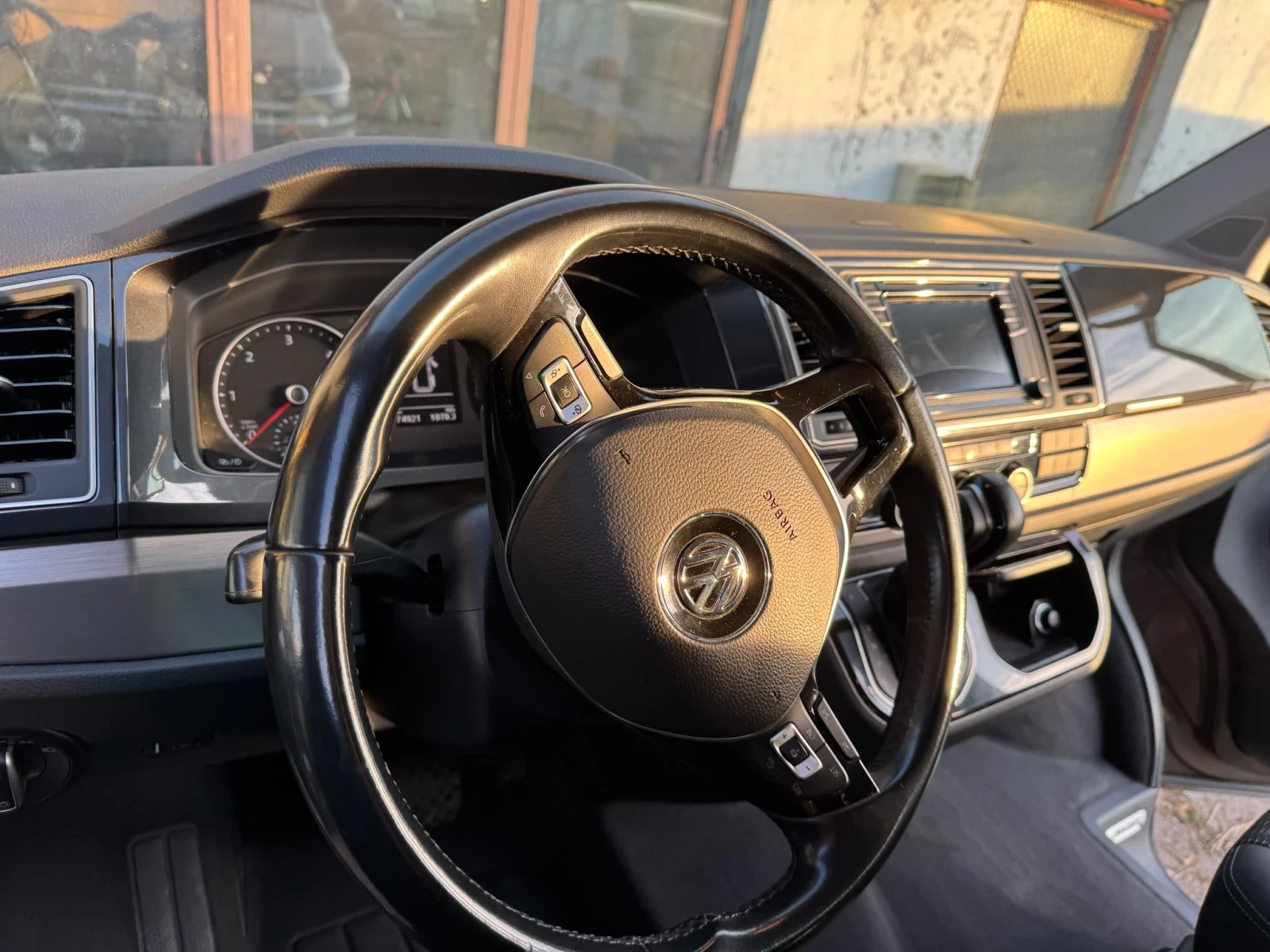 VW Multivan, снимка 5 - Автомобили и джипове - 55573773