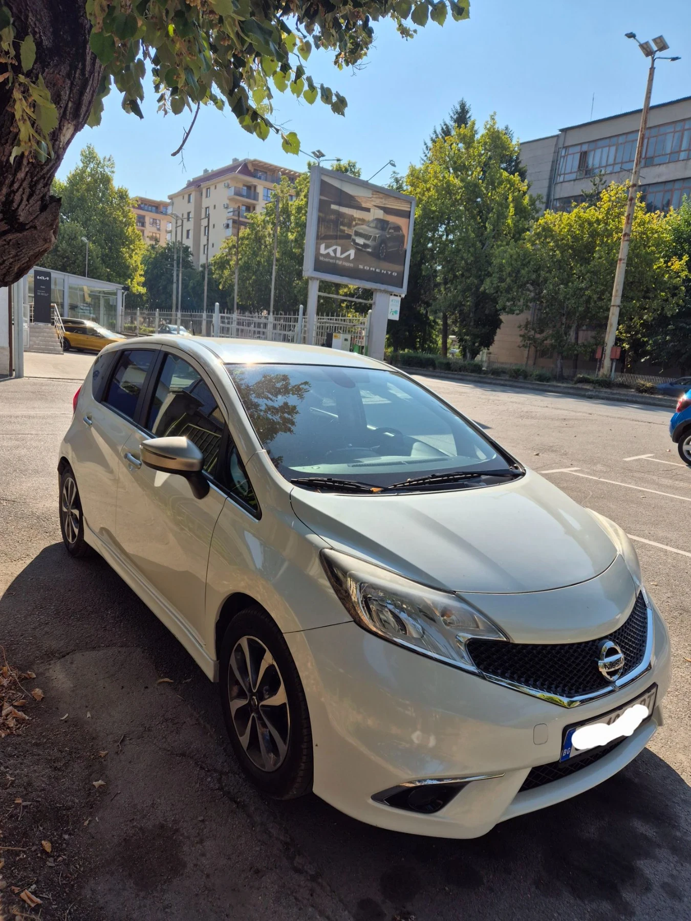 Nissan Note, снимка 4 - Автомобили и джипове - 55770469