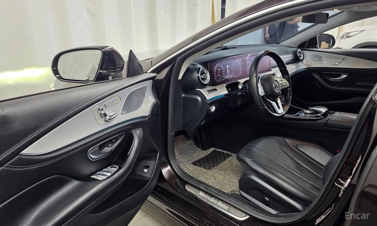 Mercedes-Benz CLS 400 4MATIC* BURMESTER* ОБДУХВАНЕ* ДИСТРОНИК* ХЕДЪП* 36, снимка 6 - Автомобили и джипове - 55833139