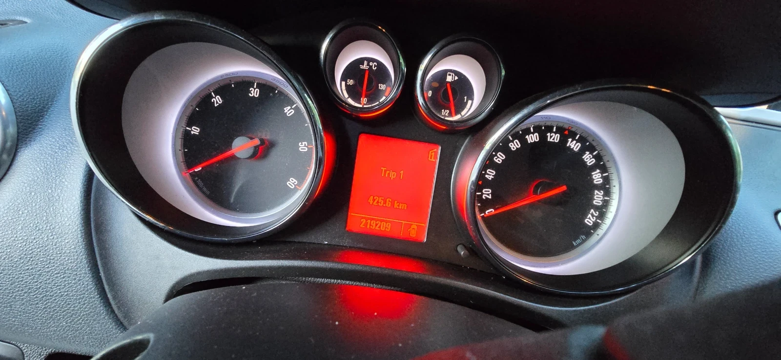 Opel Meriva 1.7 CDTI 130HP ISUZU , снимка 8 - Автомобили и джипове - 56215475