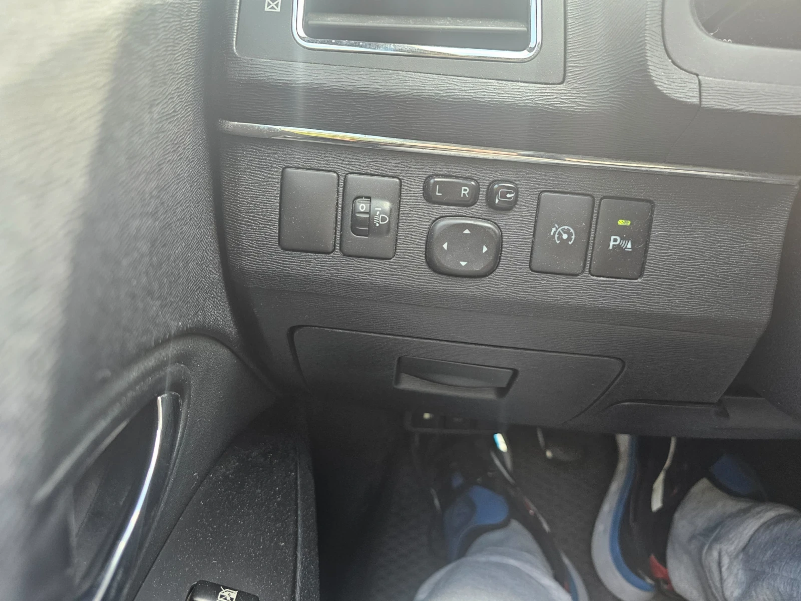 Toyota Avensis Т27, снимка 11 - Автомобили и джипове - 56258235