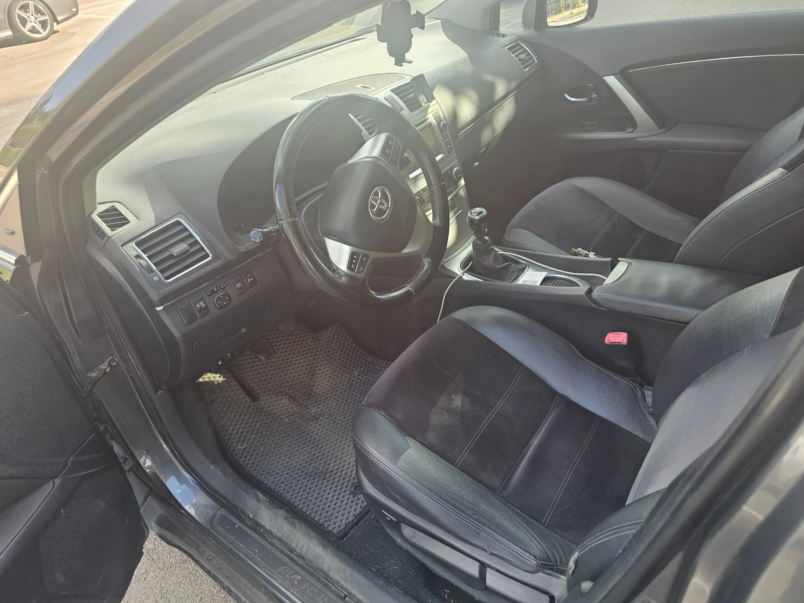 Toyota Avensis Т27, снимка 9 - Автомобили и джипове - 56258235