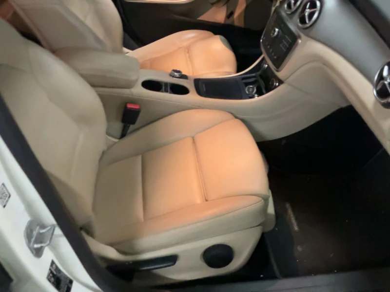 Mercedes-Benz GLA 200d 4Matic Sport 2016г, снимка 5 - Автомобили и джипове - 53306588