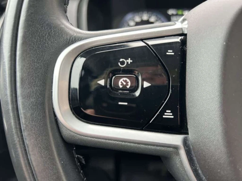 Volvo Xc90 * Momentum | 2 SETS OF TIRES/RIMS | 7 PASSENGER * , снимка 16 - Автомобили и джипове - 53597137