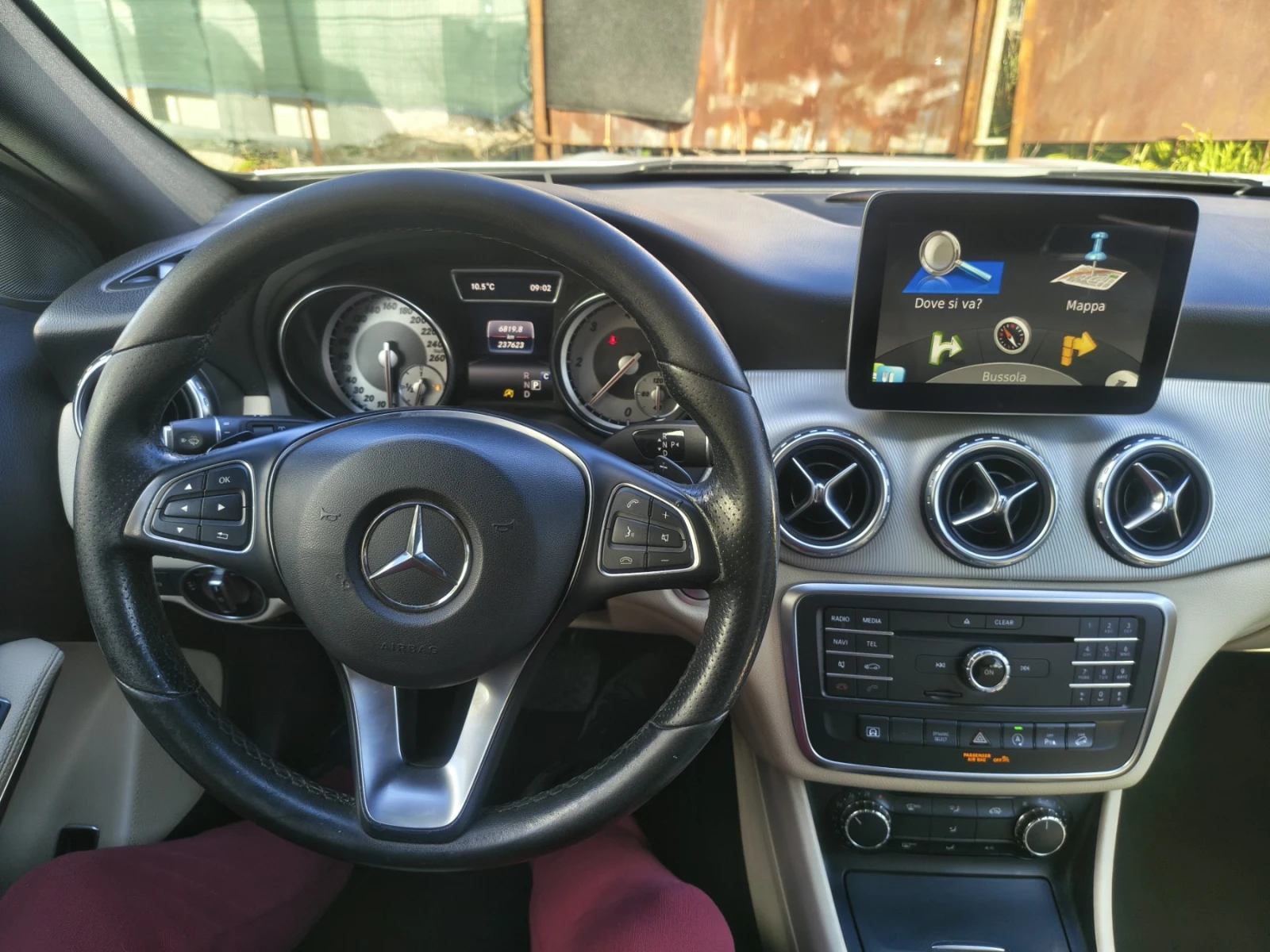Mercedes-Benz GLA 200d 4Matic Sport 2016г, снимка 11 - Автомобили и джипове - 53306588