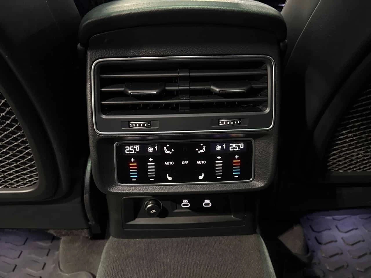 Audi RSQ8 4.0 TFSI quattro  CARFAX - изображение 10