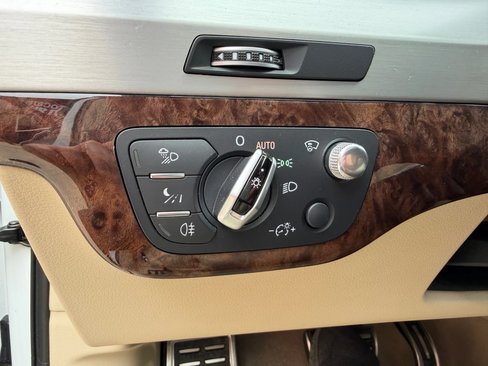 Audi SQ7 4.0 V8T quattro, снимка 5 - Автомобили и джипове - 53796895