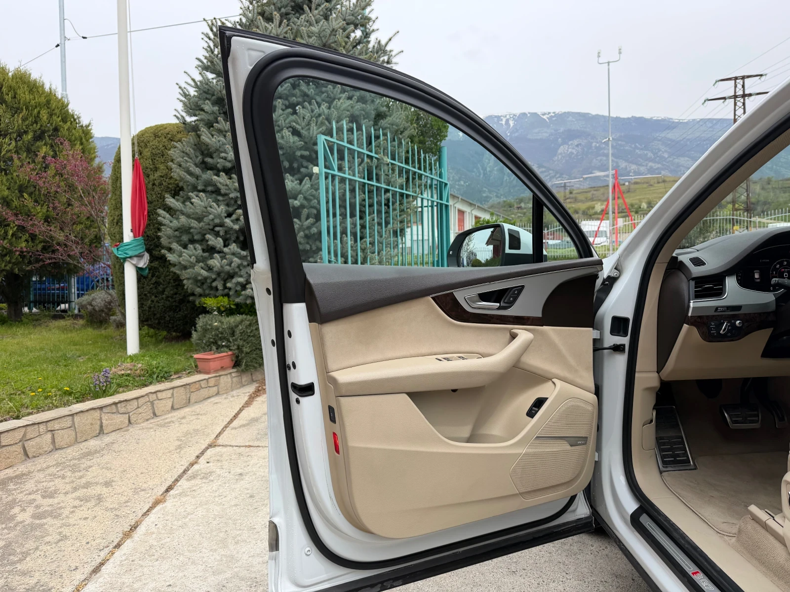 Audi SQ7 4.0 V8T quattro, снимка 4 - Автомобили и джипове - 53796895