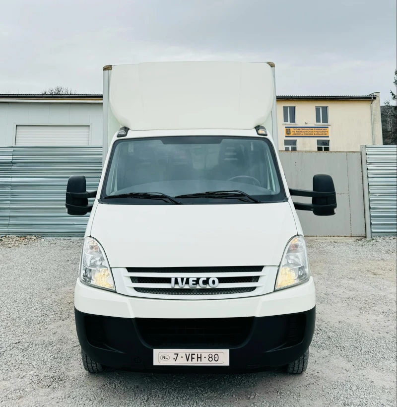 Iveco Daily 3.0tdi Падащ борд, клима, 4.2м фургон , снимка 5 - Бусове и автобуси - 49627153