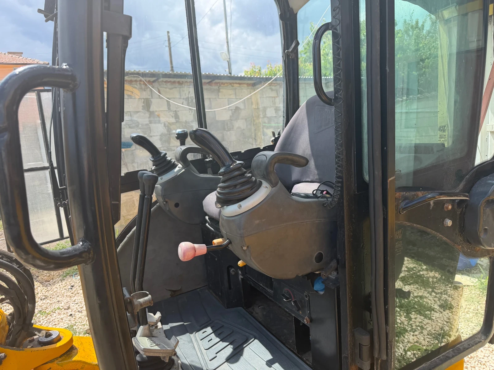 Багер JCB 8025, снимка 4 - Индустриална техника - 56077851