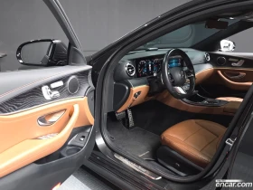 Mercedes-Benz E 220 E220d 4MATIC AMG Line, снимка 10
