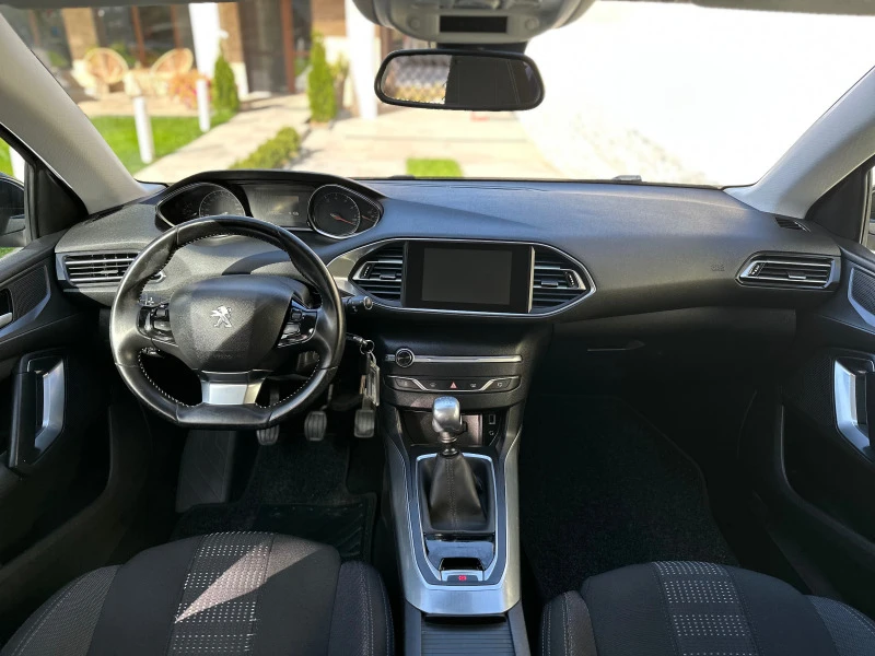 Peugeot 308 1.2i 130cv Euro6B , снимка 6 - Автомобили и джипове - 46354735