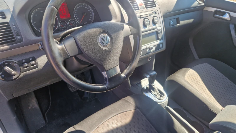 VW Touran TDI, снимка 7 - Автомобили и джипове - 47565720