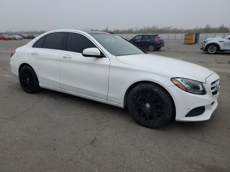 Mercedes-Benz C 300, снимка 3 - Автомобили и джипове - 48748409