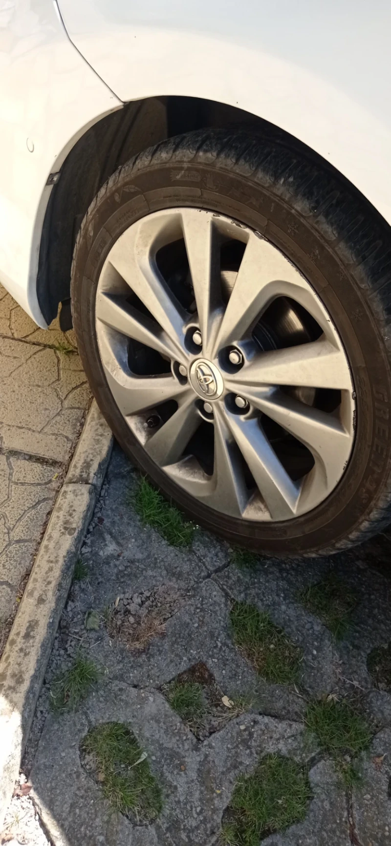 Toyota Auris 1, 6 D4D, снимка 15 - Автомобили и джипове - 50028427