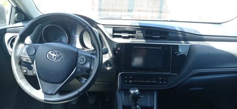 Toyota Auris 1, 6 D4D, снимка 5 - Автомобили и джипове - 50028427