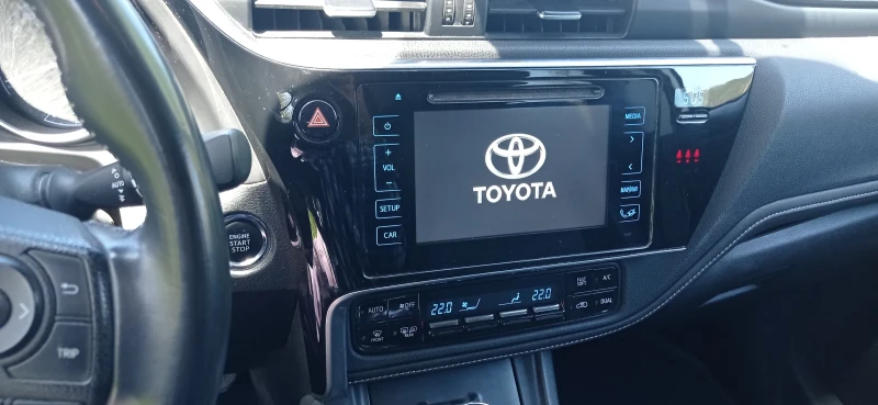 Toyota Auris 1, 6 D4D, снимка 4 - Автомобили и джипове - 50028427