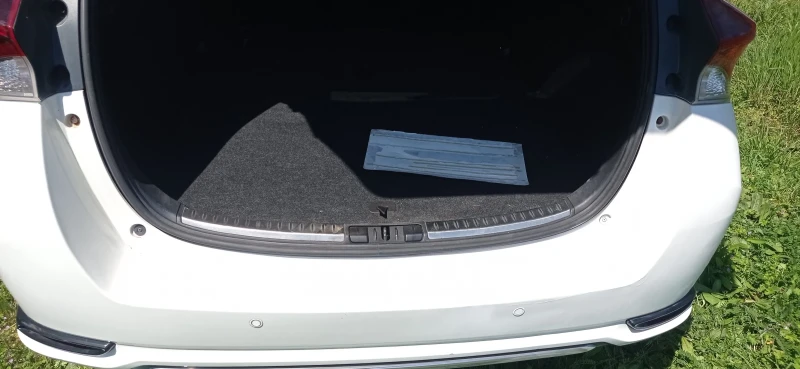 Toyota Auris 1, 6 D4D, снимка 6 - Автомобили и джипове - 50028427