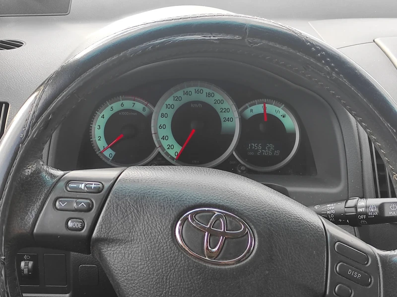 Toyota Corolla verso, снимка 8 - Автомобили и джипове - 52104160