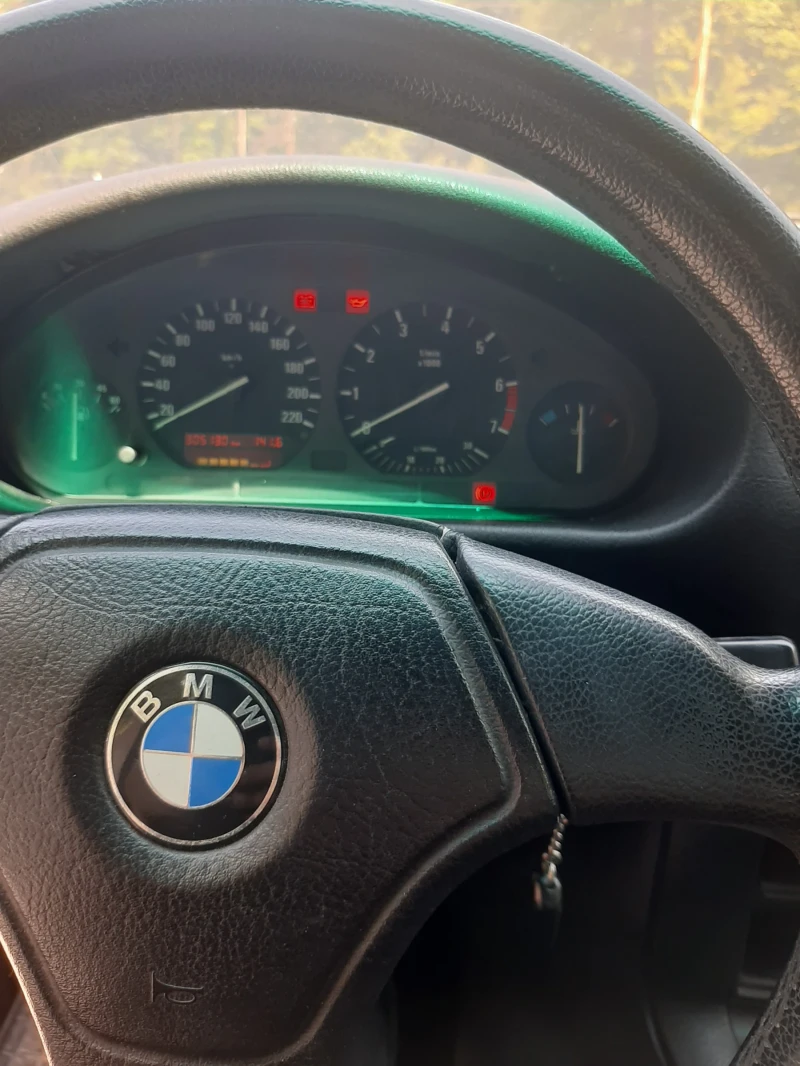 BMW 318, снимка 2 - Автомобили и джипове - 52091924