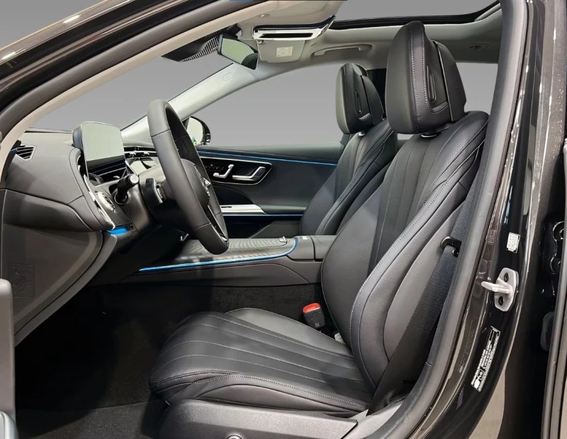 Mercedes-Benz E 220 T-Modell* Avantgarde* Multibeam* Pano, снимка 4 - Автомобили и джипове - 52293467