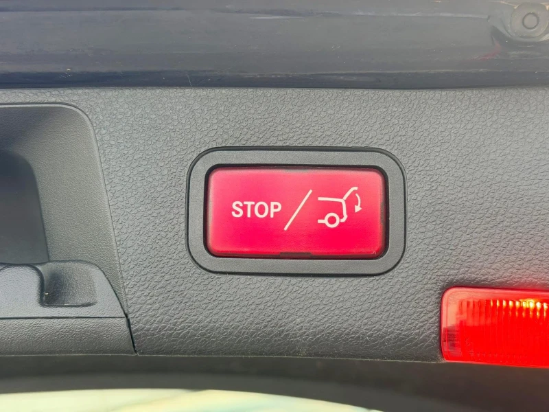 Mercedes-Benz C 300, снимка 17 - Автомобили и джипове - 53573836