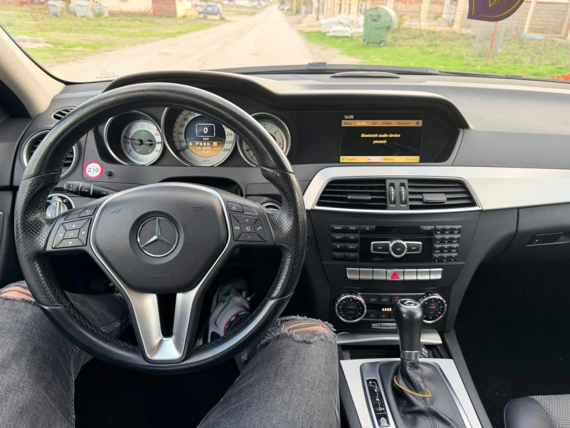 Mercedes-Benz C 300, снимка 10 - Автомобили и джипове - 53573836