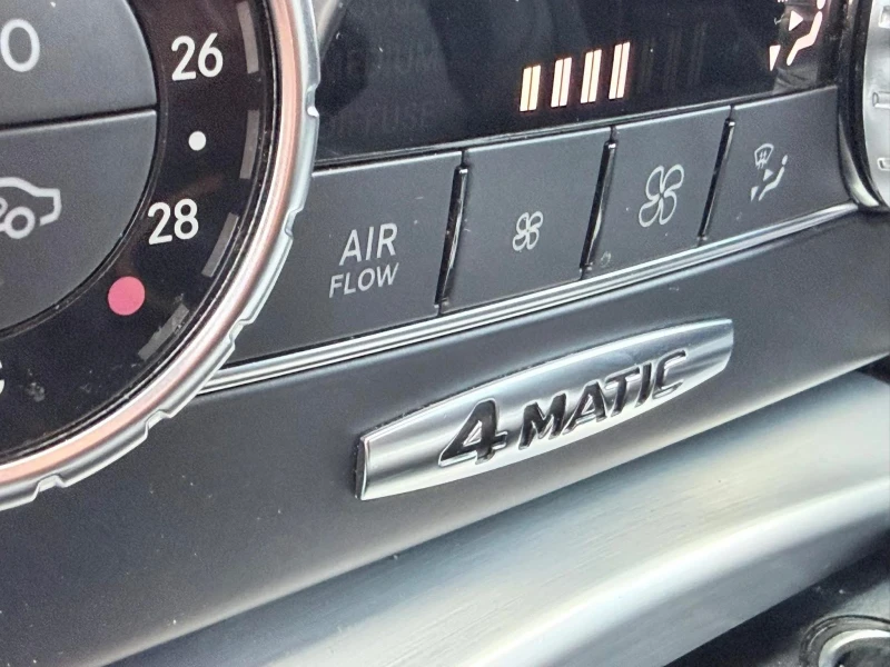 Mercedes-Benz C 300, снимка 15 - Автомобили и джипове - 53573836