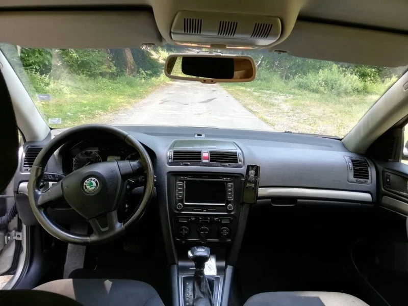 Skoda Octavia, снимка 5 - Автомобили и джипове - 53616040