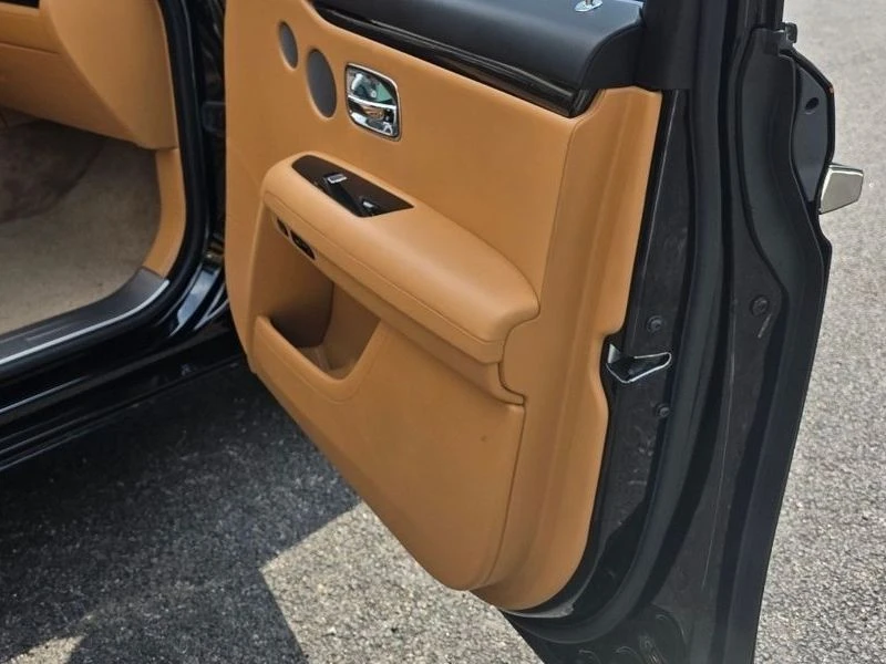 Rolls-Royce Ghost 6.7 Automatic КРАЙНА ЦЕНА: 203987 EUR, снимка 10 - Автомобили и джипове - 55966809