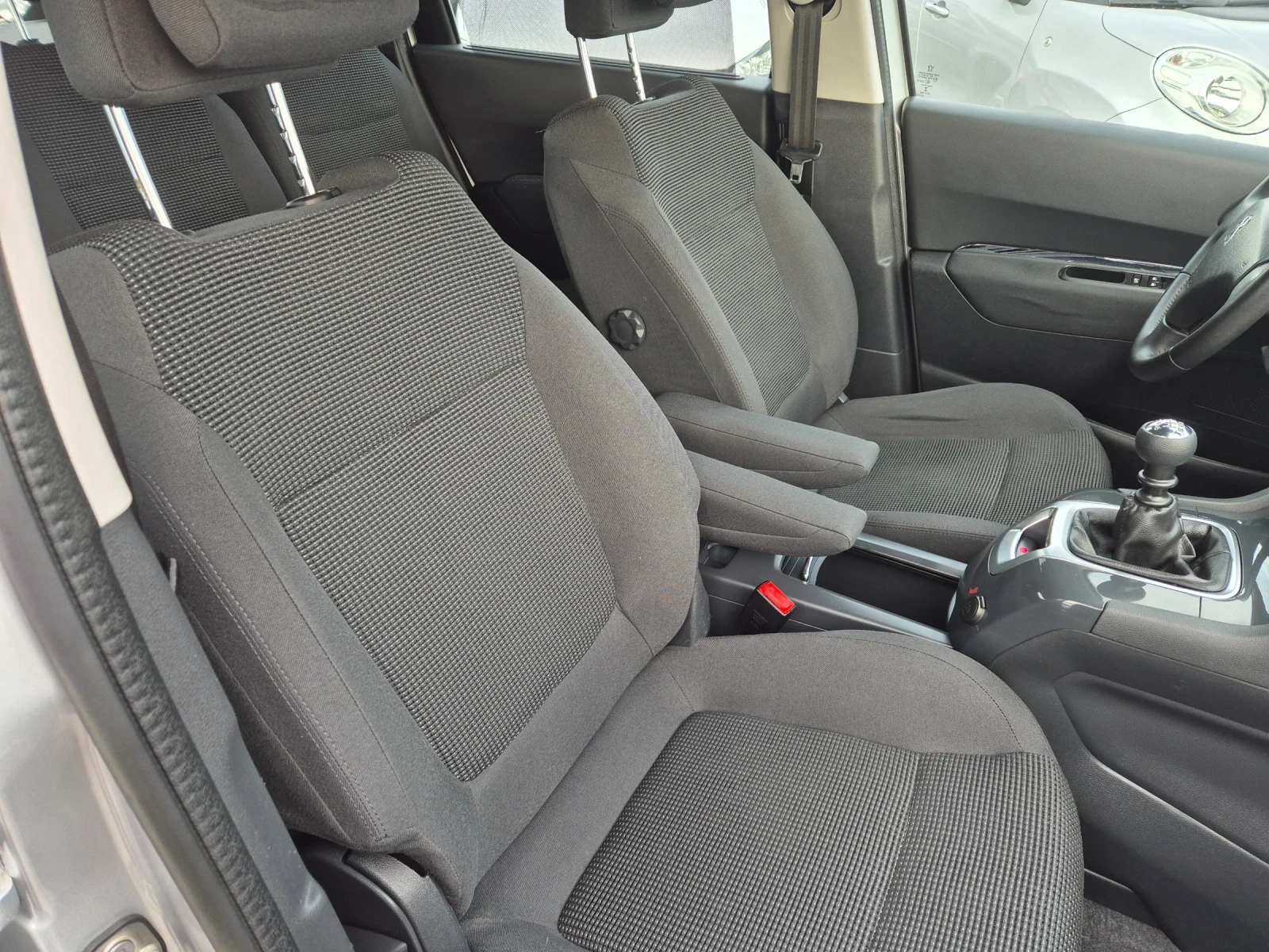 Peugeot 5008 1.6 HDI | Mobile.bg — изображение 12