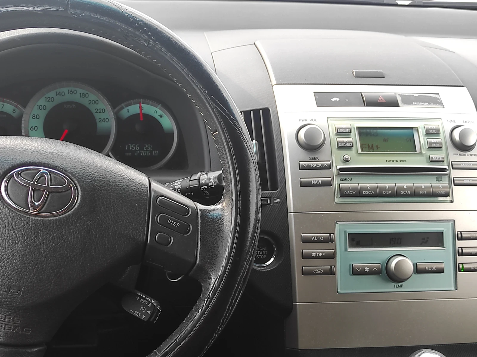 Toyota Corolla verso  - изображение 9