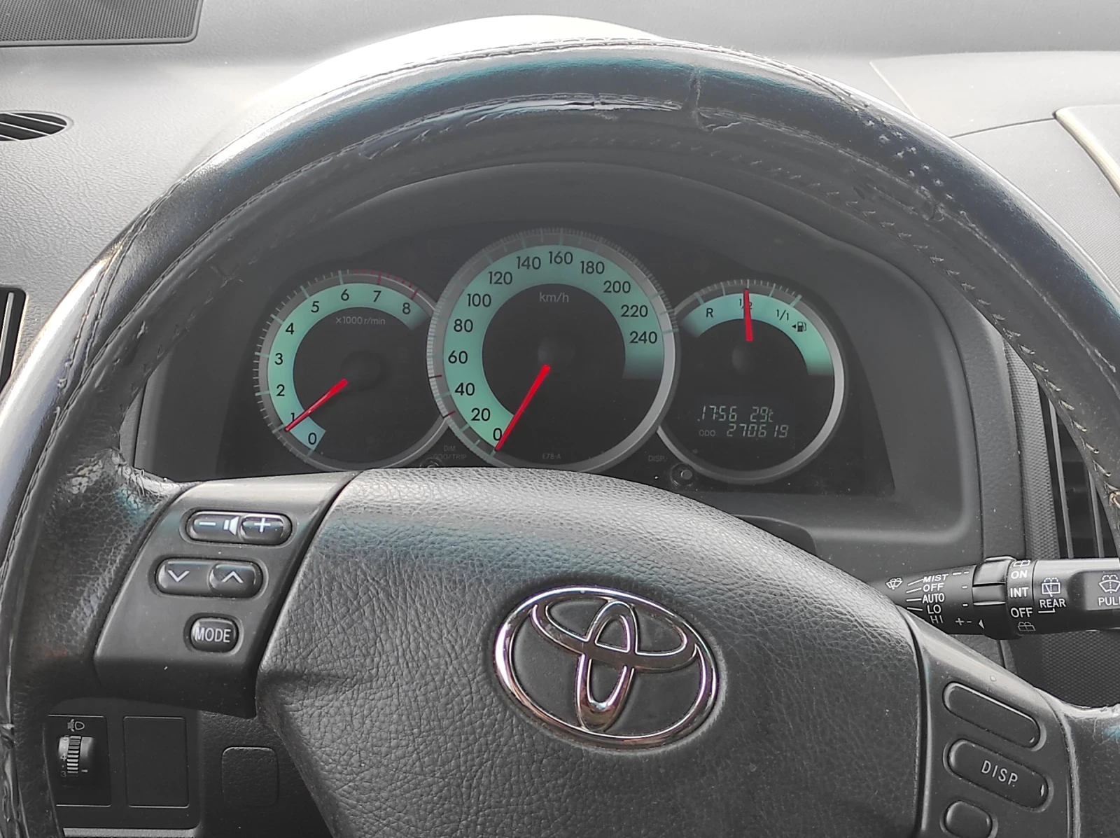 Toyota Corolla verso  - изображение 8
