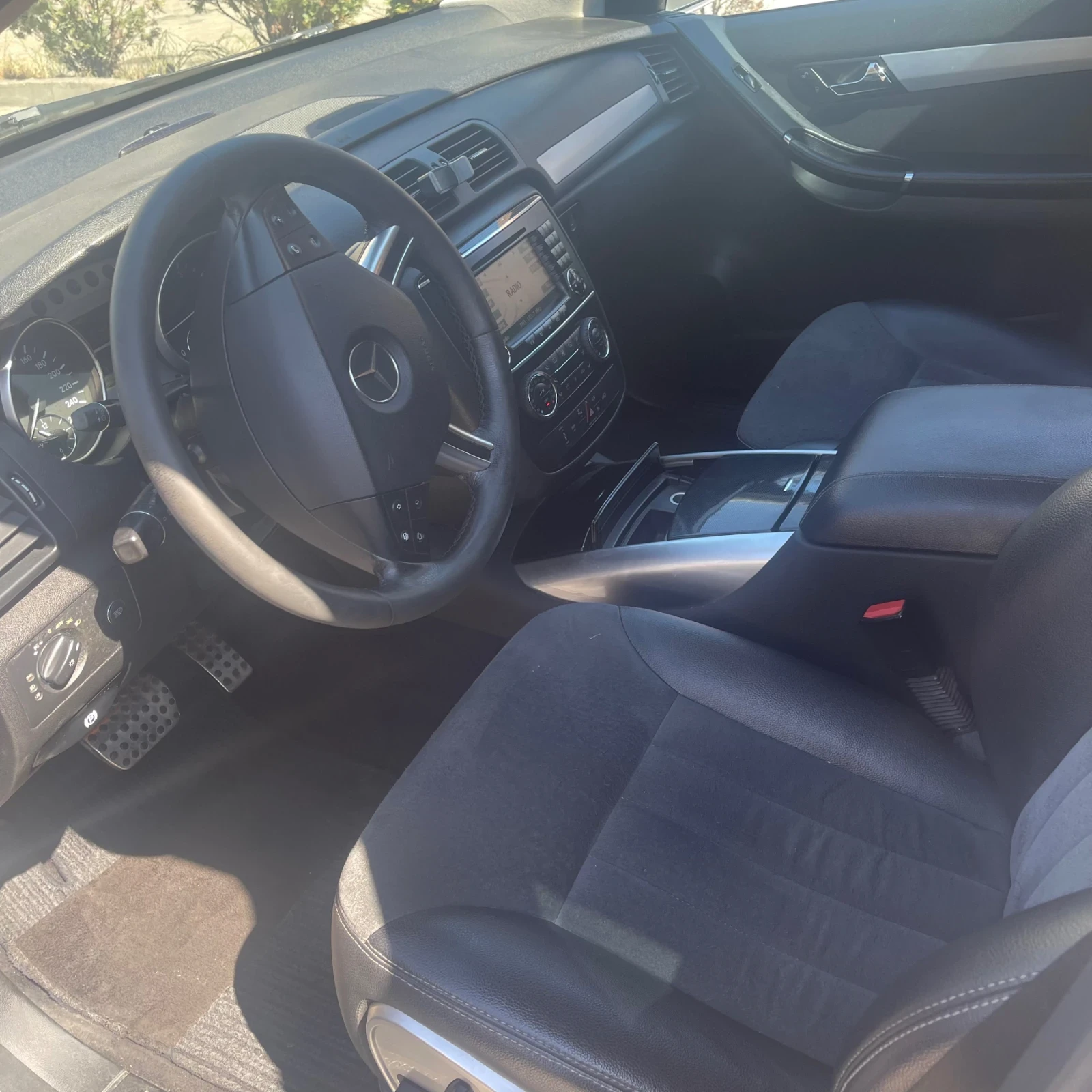 Mercedes-Benz R 320  - изображение 8