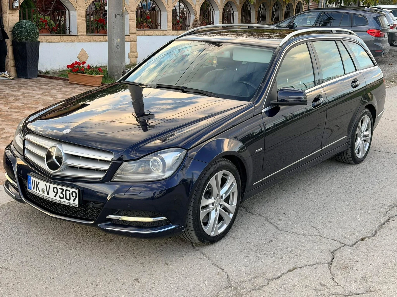 Mercedes-Benz C 300  - изображение 3