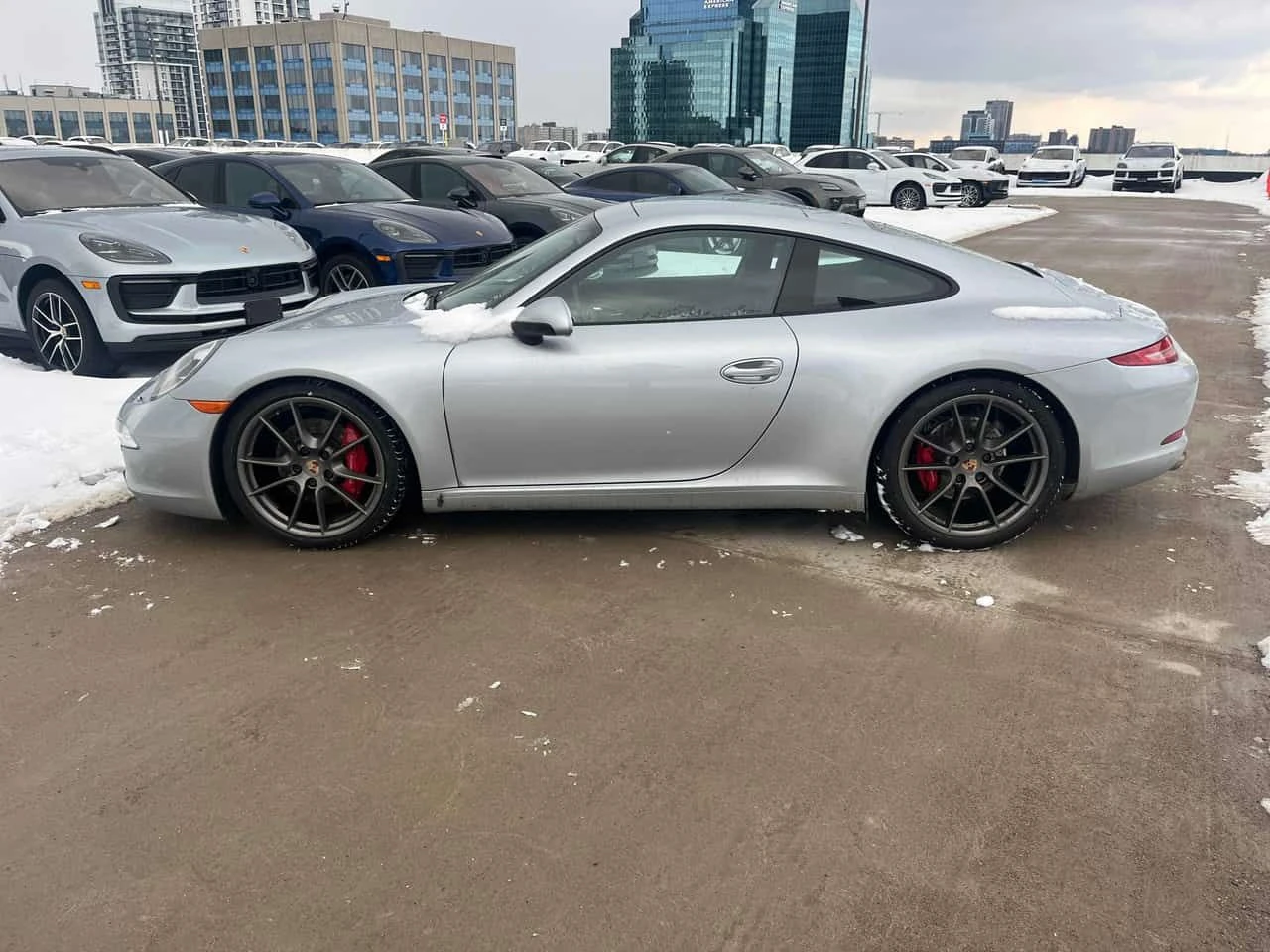 Porsche 911 * 2dr Cpe Carrera S * ПОДГРЕВ* PANO* KEYLESS*  - изображение 2