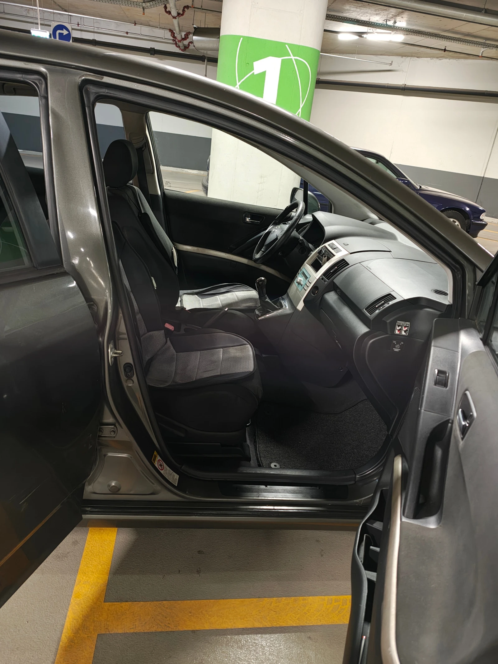 Toyota Corolla verso  - изображение 10