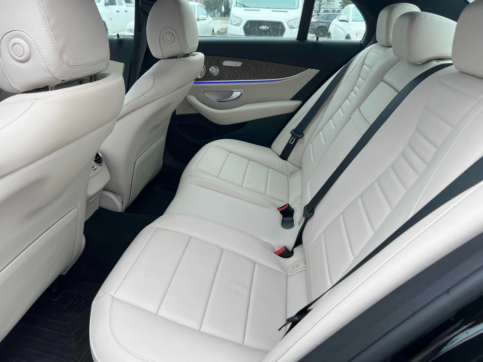 Mercedes-Benz E 450 AMG* PACK* 4MATIC* BURMESTER* ПАНОРАМА* 360КАМЕРА*, снимка 12 - Автомобили и джипове - 53917639